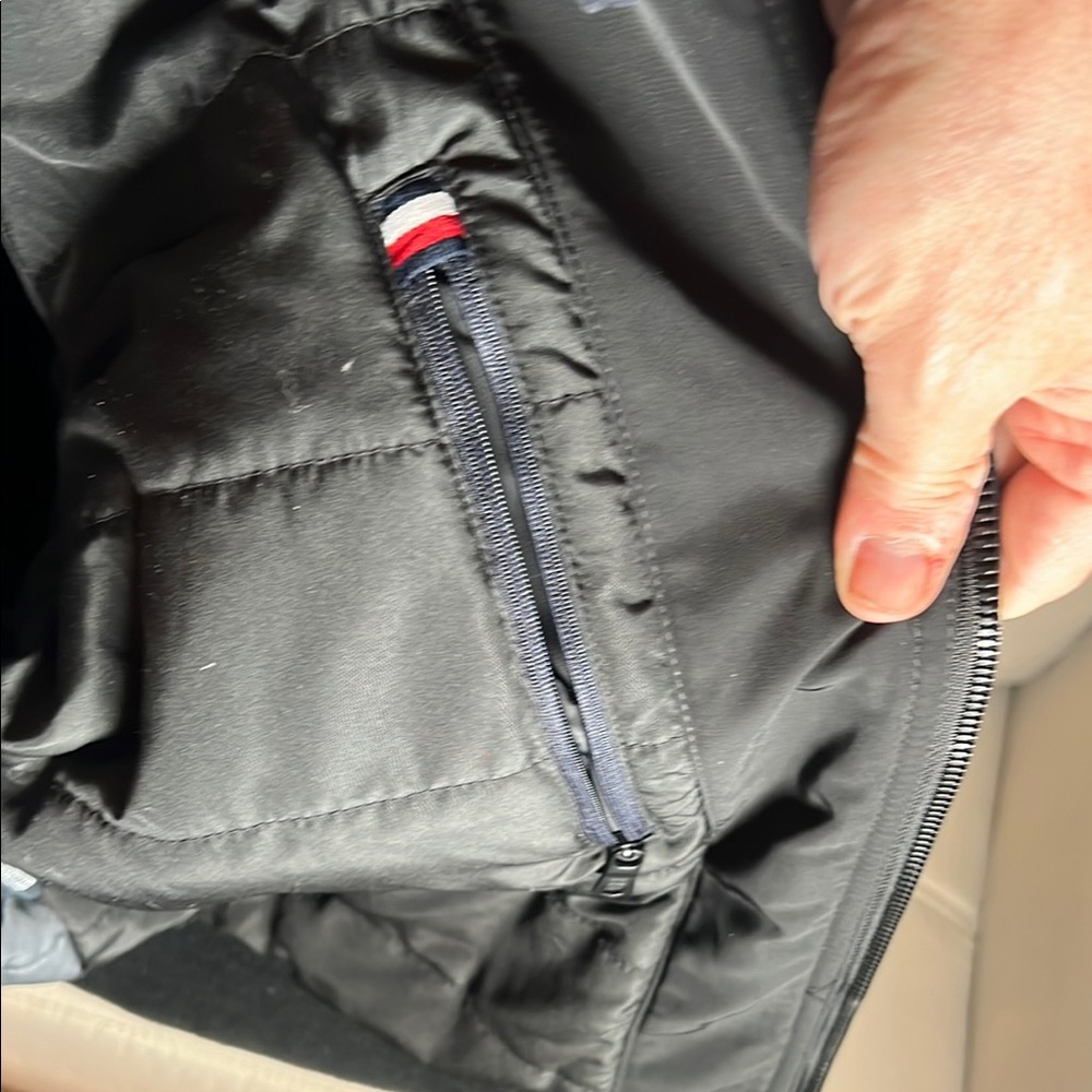 Tommy Hilfiger Men’s Black Bomber Jacket with Hidden Hood Size Large - Picture 13 of 16